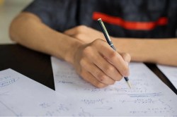 Exam cheating : हे भगवान! अब एमडी और एमएस में भी नकल, उज्जैन में 5 डॉक्टर पकड़ाए - image