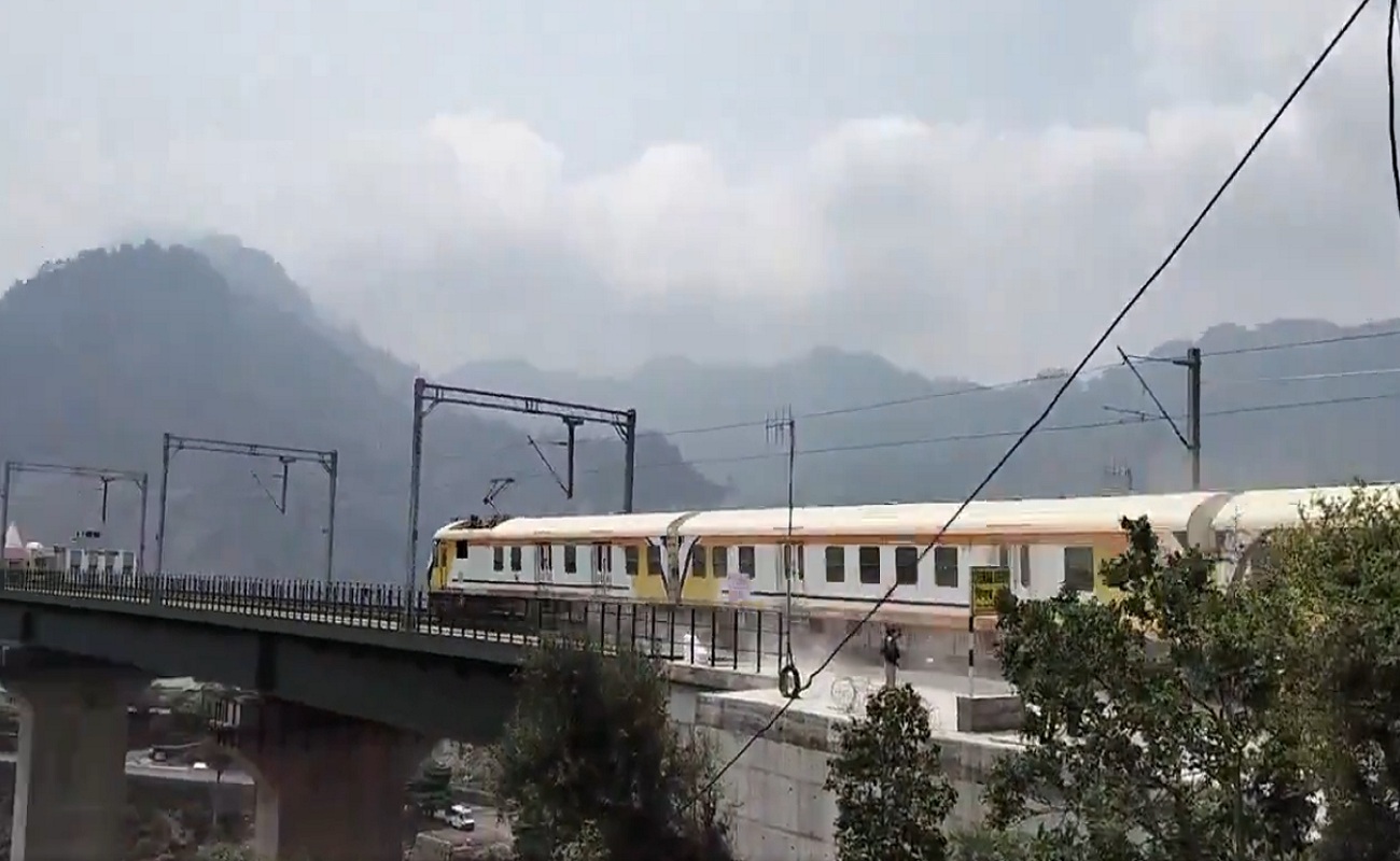 indian railways : दुनिया के सबसे ऊंचे रेल पुल पर ट्रेन का ट्रायल रन जारी
