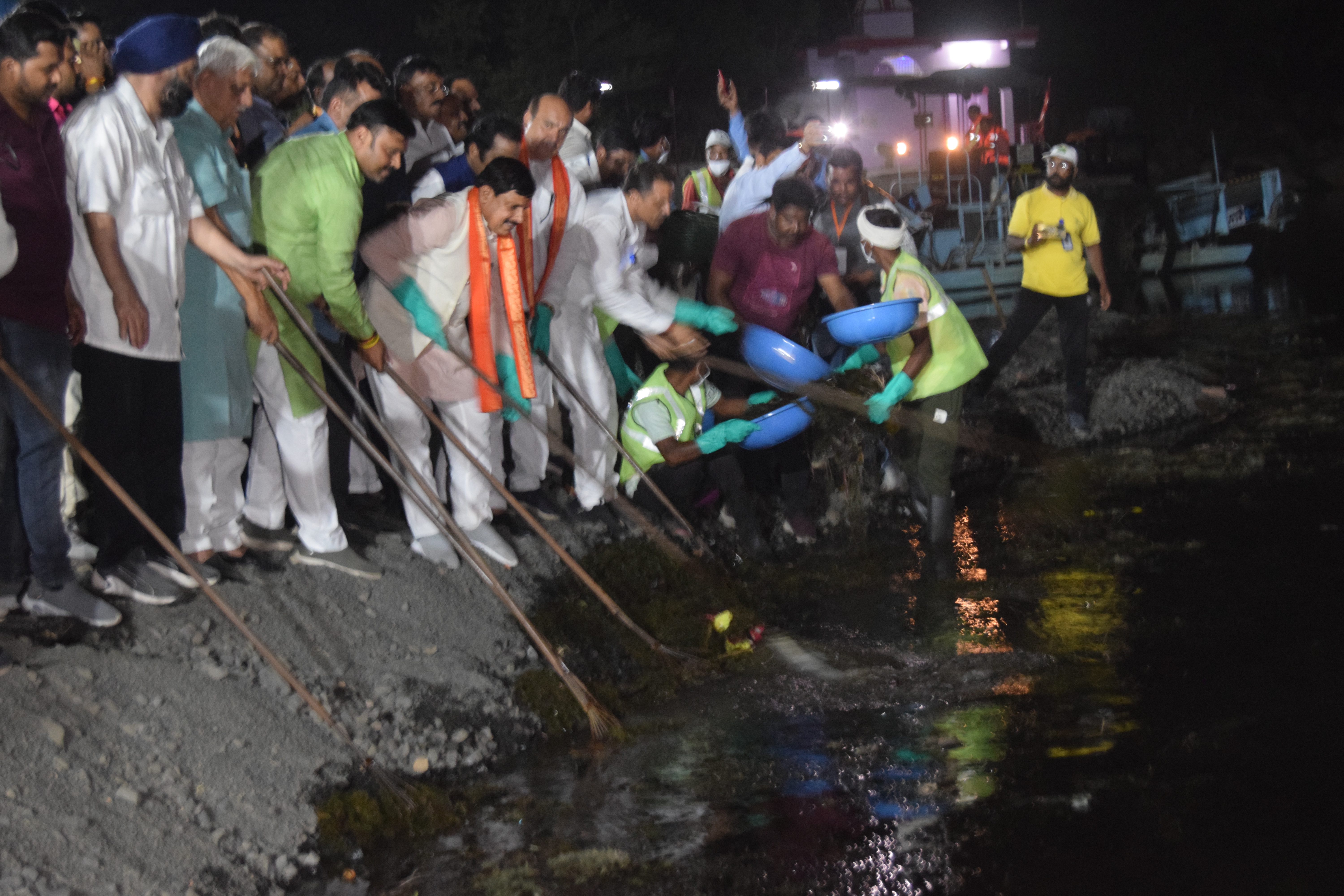 कंचन सी चमकी 500 साल पुरानी बावड़ी, मुख्यमंत्री ने किया जल से आचमन