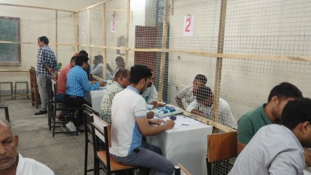 आटर्स कॉलेज में जारी मतगणना