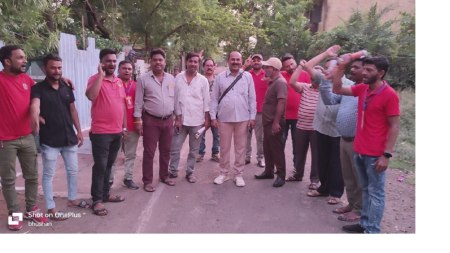 Railway union organized a door meeting, labor union resolution meeting and addressed the railway workers.