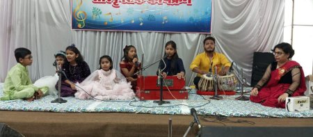 Evening decorated with classical music, students presented