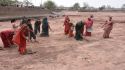 मूण्डवा के लाखोलाव में श्रमदान, अति थि बोले – पारम्परिक जल स्रोतों का संरक्षण
एवं साफ-सफाई जरूरी