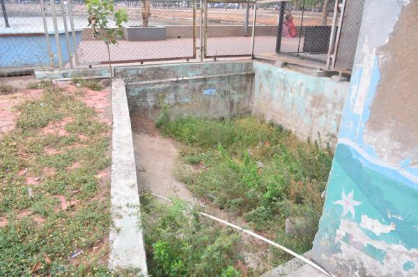 तेलीबांधा तालाब को नाली के पानी को एसपी के द्वारा साफ कर तालाब में डालने की सुविधा प्रदान है लेकिन एग्रीमेंट खत्म होने के कारण पानी दूषित हो रही है