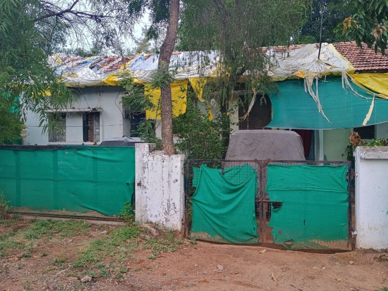 जर्जर आवास