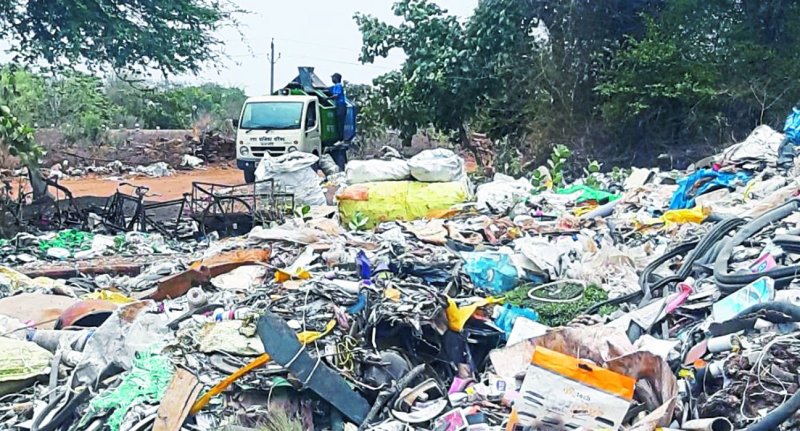 छटाई करके निजी प्लांट को बेच रहे कचरा