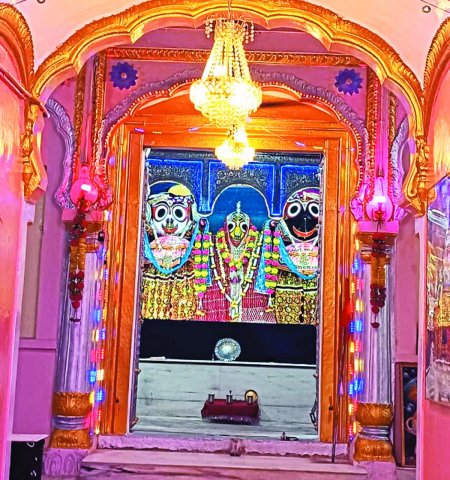 भगवान की बीमारी के दौरान नहीं होते दर्शन