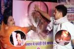 Premanand Maharaj vs Pradeep Mishra: पंडित प्रदीप मिश्रा के जले पुतले, सड़कों पर
उतरे लोग, देखें वीडियो - image