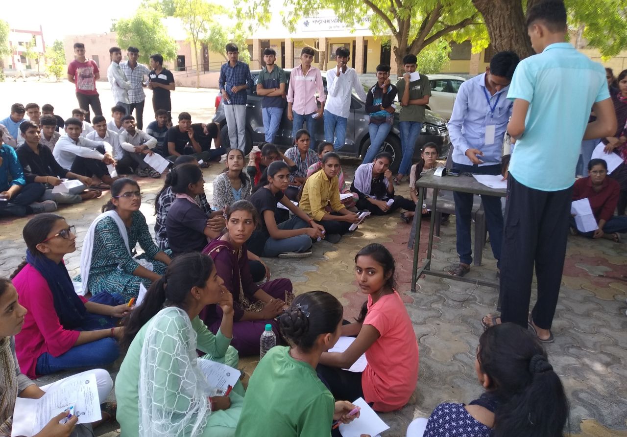 Exam Center : परीक्षा सेंटर लिस्ट लीक, वायरल होने के बाद डिलीट, सोशल मीडिया पर
मचा हड़कंप