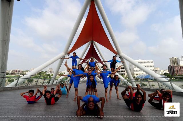 school kids yoga 