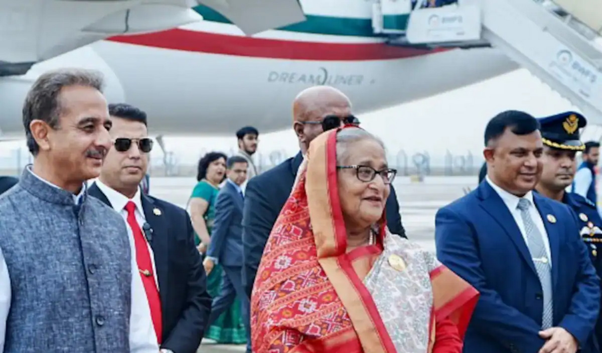 पीएम मोदी के आमंत्रण पर बांग्लादेश की पीएम शेख हसीना पहुंची भारत