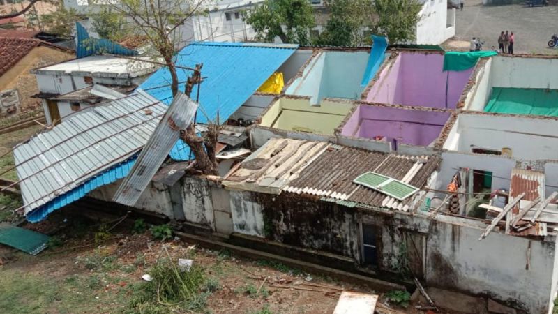 tin roof on houses become life threatening in Jaisalmer Rajasthan