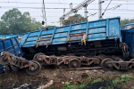 Train Accident : पटरी से उतरे कोयले से भरी मालगाड़ी के 4 डिब्बे, रेस्क्यू ऑपरेशन
शुरु - image