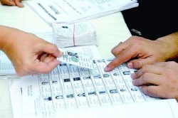 CG Election: वोटर लिस्ट में नाम जुड़वाने का काम शुरू, 1 जनवरी को 18 साल होने
वाले भी कर सकते हैं आवेदन - image