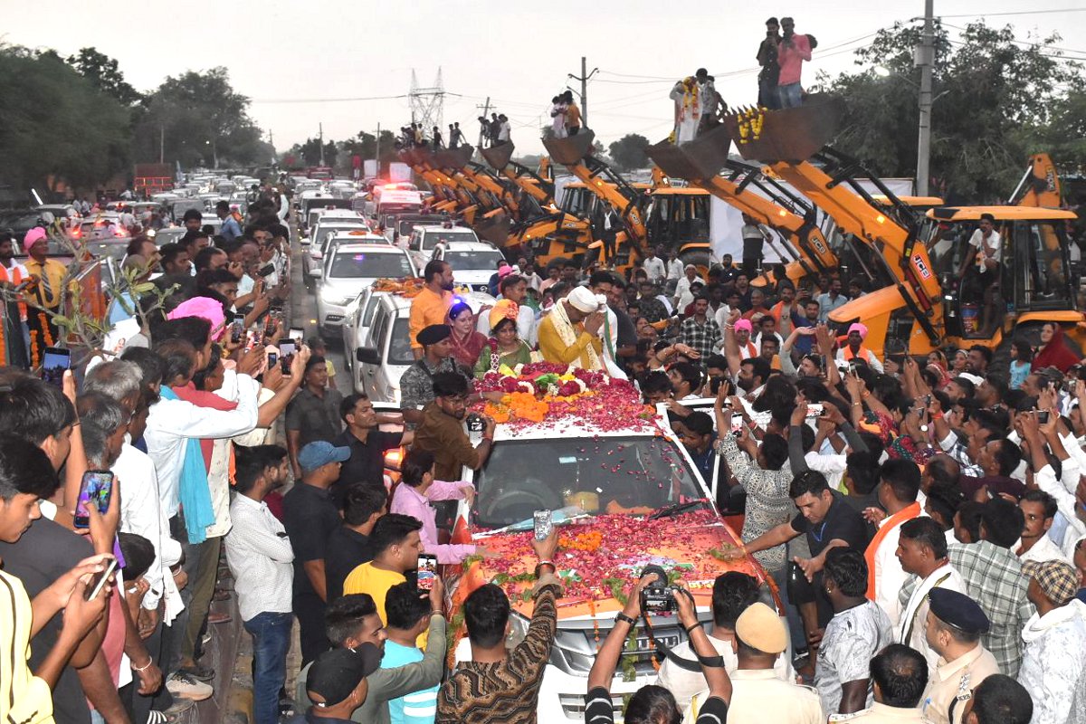 ‘घर’ आए ‘माननीय’ की महाअगवानी, महासैलाब ने किया महास्वागत