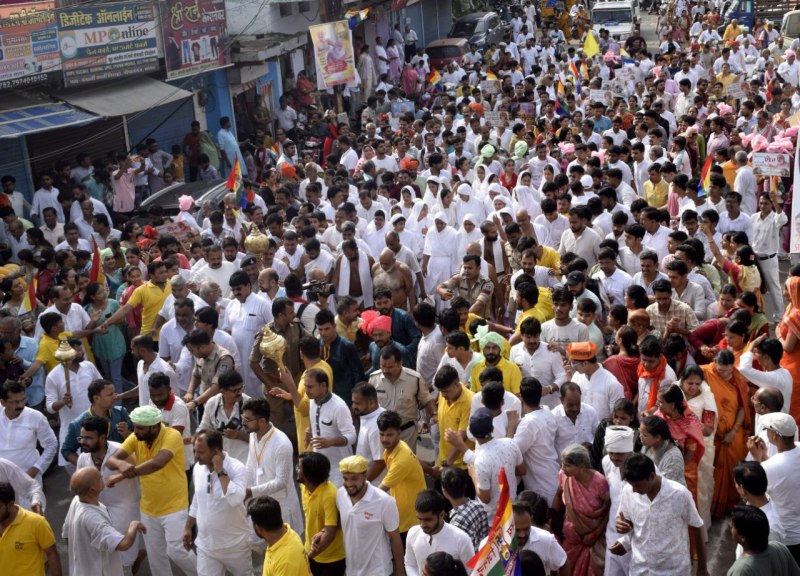 दिव्यघोष, हाथी, घोड़ा, डमरू दल और अखाड़ा का हुआ प्रदर्शन,