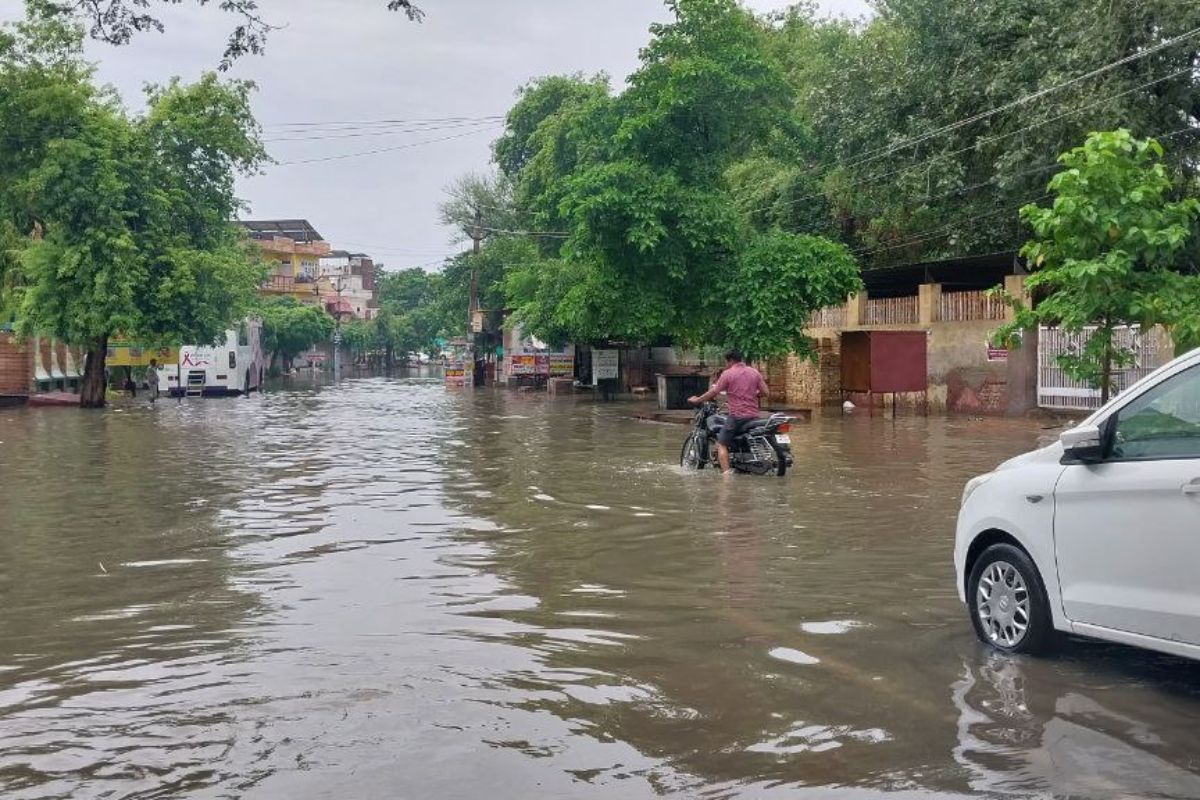 PHOTOS: राजस्थान में यहां जमकर बरसे बादल, किसानों के चेहरे पर आई चमक