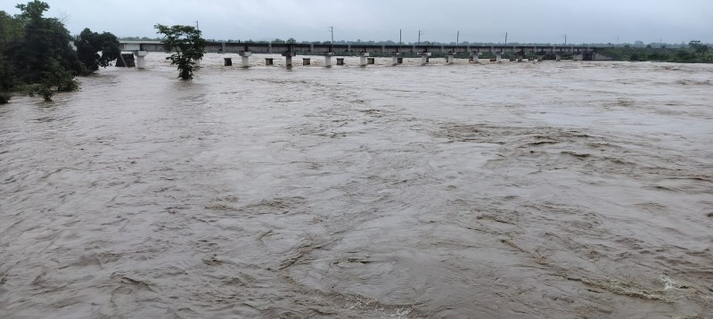 जिले में बाढ़ के हालात