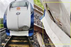 Vande Bharat Express: टूट गई ट्रेन….! तेज स्पीड में वंदे भारत से टकराया जानवर, 8
मिनट खड़ी रही ट्रेन - image