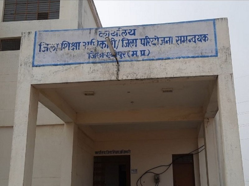 श्योपुर जिले में 80 मान्यता प्राप्त मदरसे संचालित हो रहे है। इनमें 54 ऐसे मदरसे है जिन्हें राज्य शासन से अनुदान प्राप्त हो रहा है।