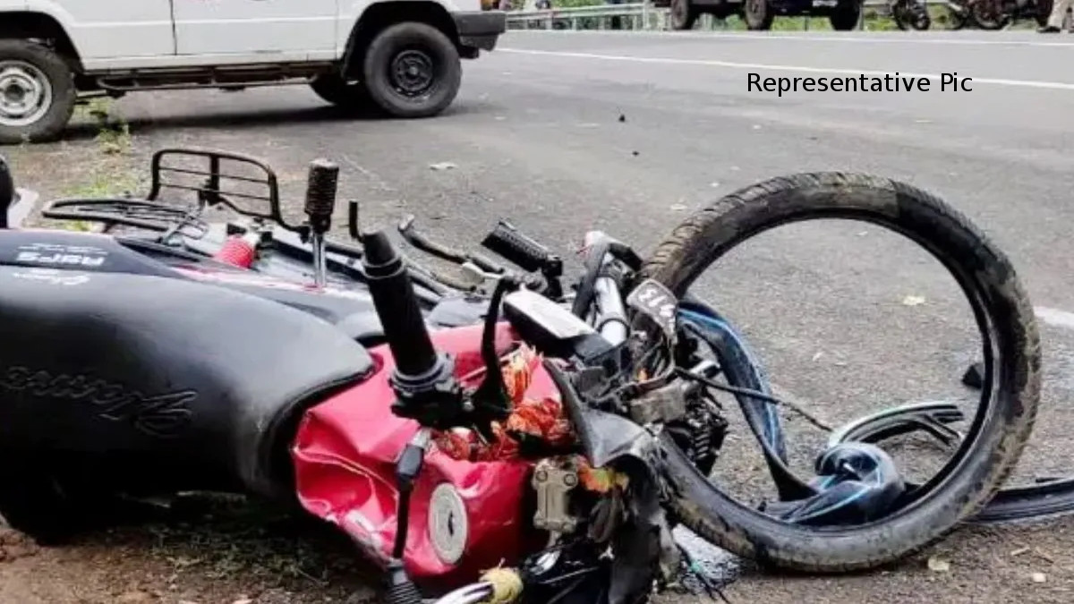 दर्दनाक हादसा : चट्टान से टकराई मोटरसाइकिल, 2 युवकों की मौके पर ही मौत