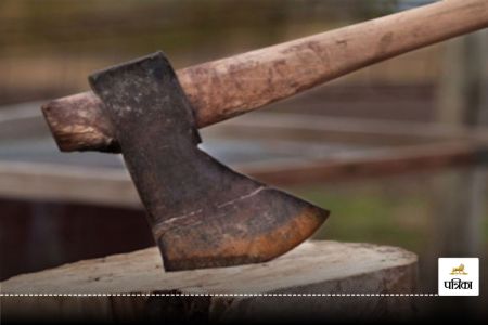 father cut off daughter legs because she had divorced her husband in Pakistan