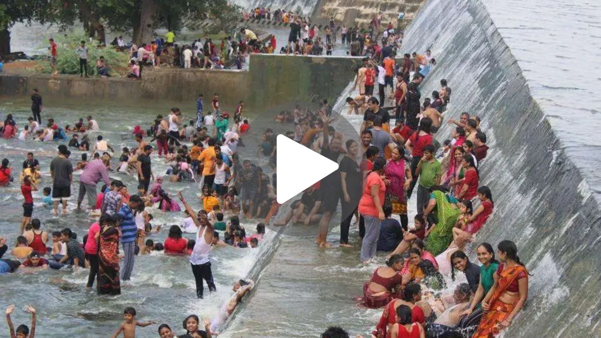 झमाझम बारिश के बाद बांध पर चादर चलते ही ‘हाड़ौती के मिनी गोवा’ में उमड़ने लगी
भीड़, देखें VIDEO