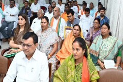 CG Politics: मंत्रियों-विधायकों की लगेगी क्लास, भाजपा संगठन के शीर्ष नेता करेंगे
कार्यों की समीक्षा - image