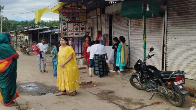 Child delivery at bus stand
