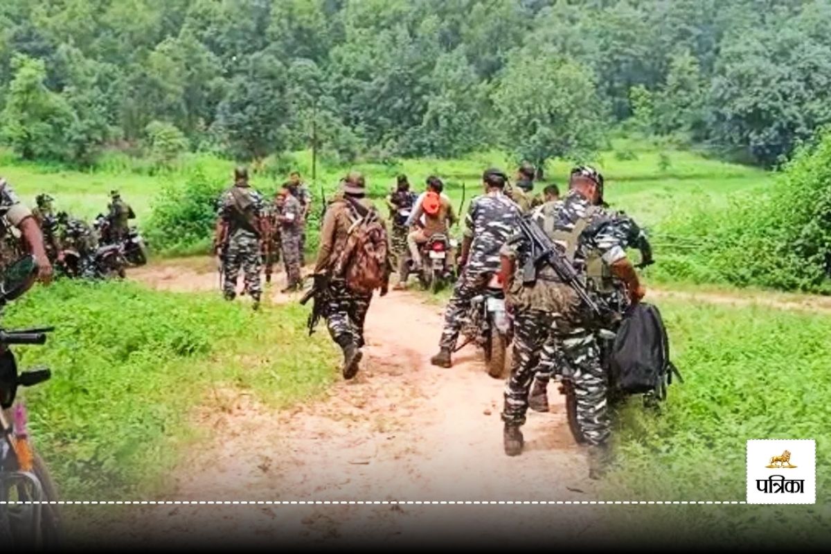 CG Naxal Encounter: मुठभेड़ में 22 नक्सली ढेर, बीजापुर में 18 और कांकेर में मारे
गए 4, DRG का एक जवान शहीद