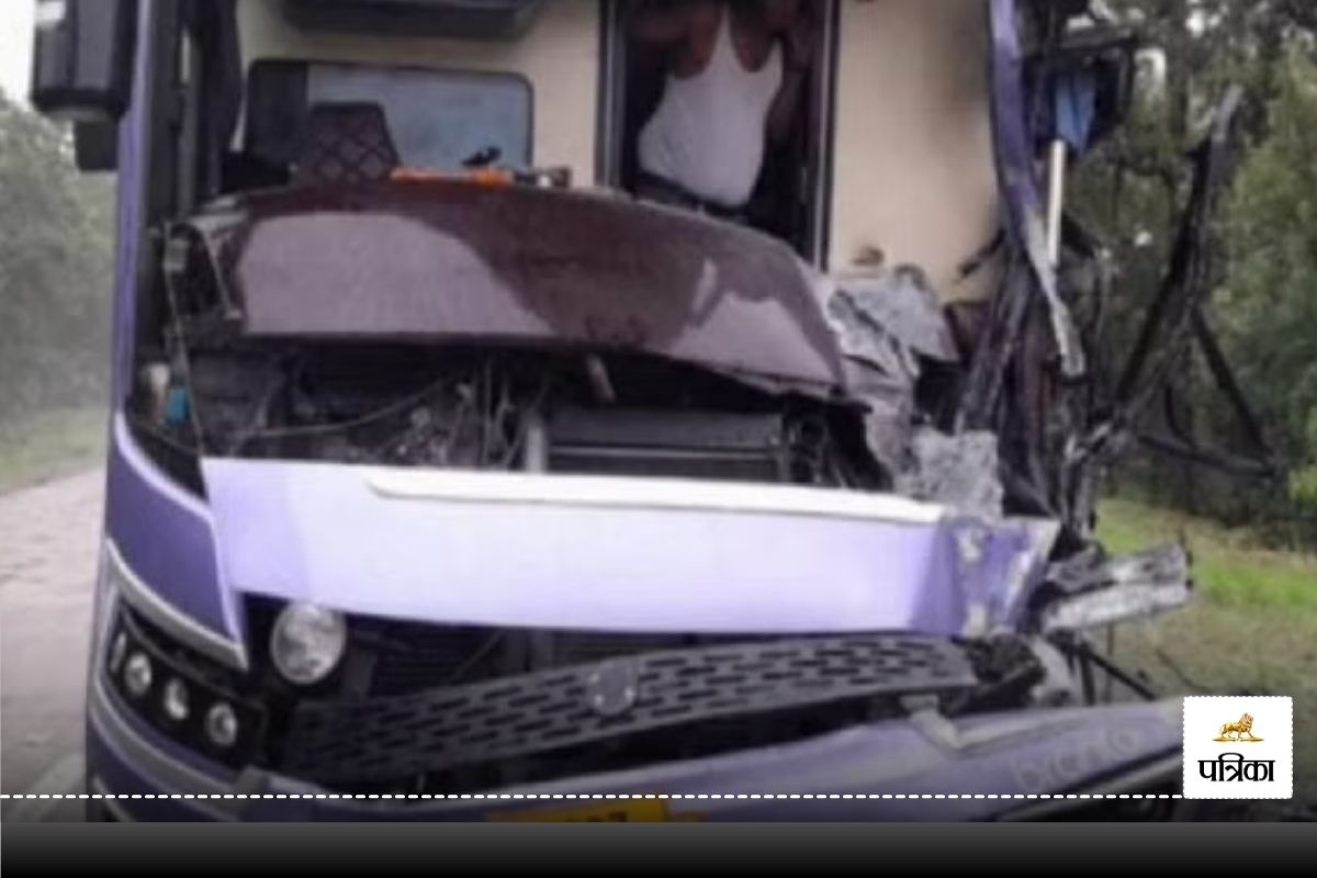 Korba Road Accident: ट्रक और बस में हुई जबरदस्त भिड़ंत, हादसे में चालक सहित 3
यात्री घायल…मचा हड़कंप