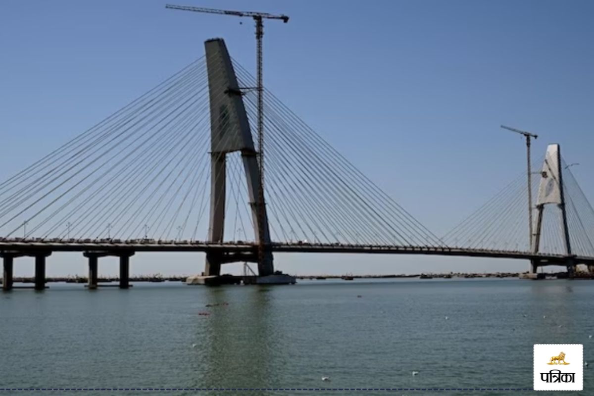 फेमस सुदर्शन ब्रिज पर हुए गड्ढे, 928 करोड़ की लागत से बना है पुल, कांग्रेस ने PM
मोदी पर बोला हमला