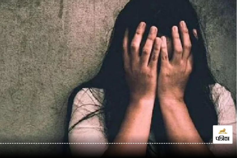 Bilaspur News: छात्राओं से अश्लील हरकत करने वाले शिक्षक की सेवा समाप्त, JD ने जारी किया आदेश