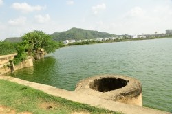 सम्पादकीय : वर्षाजल संचय में शहरी इलाकों पर दें ज्यादा ध्यान - image