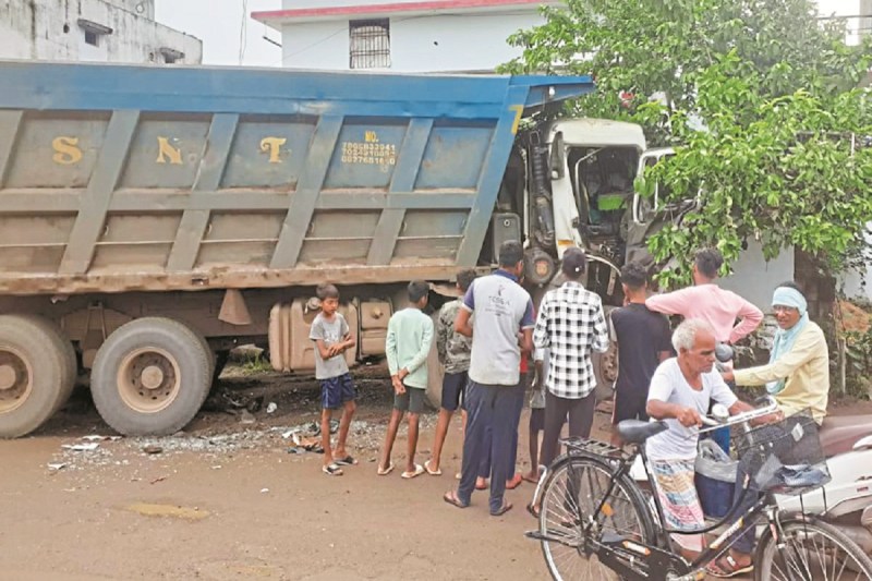 Dhmatrai Road Accident