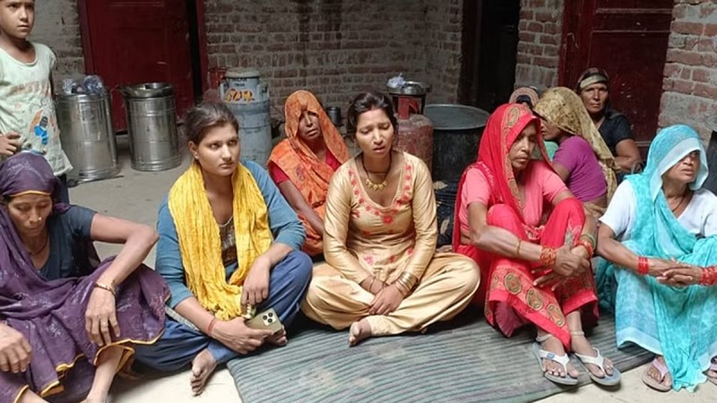 Dispute between two parties in Sambhal