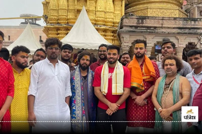 Elvish Yadav took pictures in Kashi Vishwanath temple in varanasi Advocate complained to police