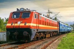 सावधानः जनरल टिकट लेकर अब स्लीपर-एसी कोच में घुसना पड़ेगा महंगा, रेलवे चला रहा
अभियान - image