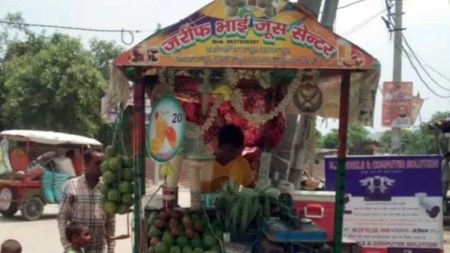 Initiative of Muslim youth in Moradabad flexi installed on juice cart