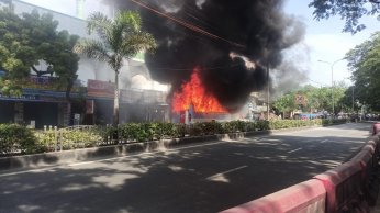 VIDEO: चेन्नई में चलती बस बनी आग का गोला, जान माल का कोई नुकसान नहीं