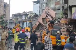 Mumbai Building Collapse: ताश के पत्तों की तरह बिखर गई 3 मंजिला बिल्डिंग, कई
लोगों के दबे होने की आशंका - image