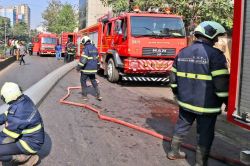 मुंबई के बोरीवली इलाके में 22 मंजिला इमारत में भीषण आग, एक की मौत, 3 घायल - image