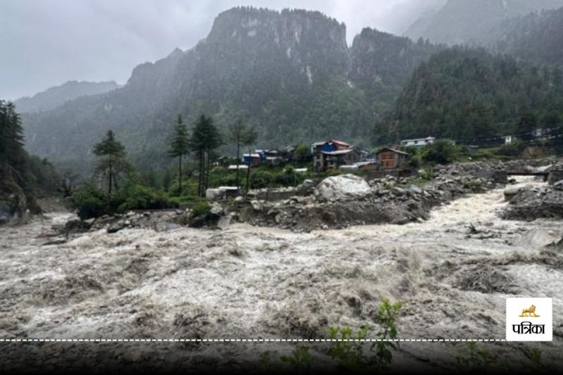 Big Accident in Nepal Two buses fell into river due to landslide 63 people swept away Including 7 Indians