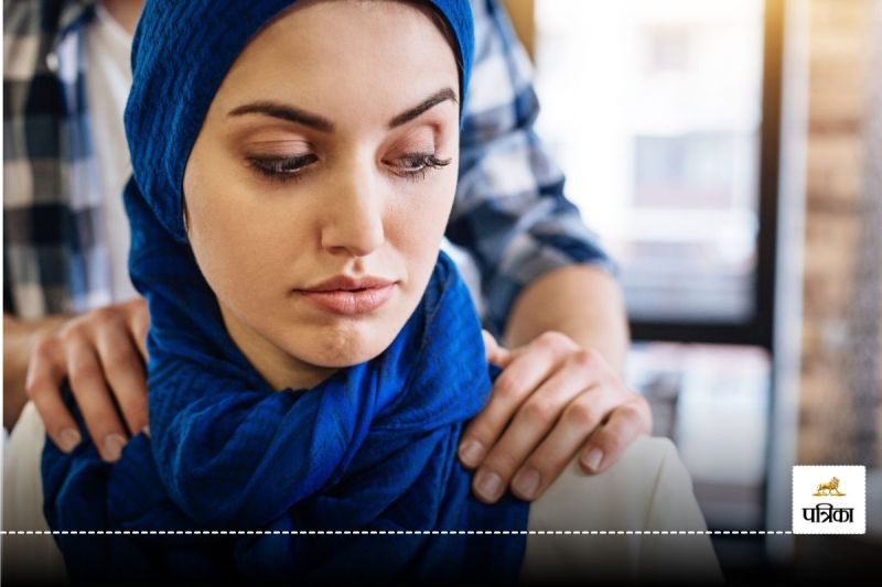 Pakistani Girl looking for job demanded to spend quality time with boss