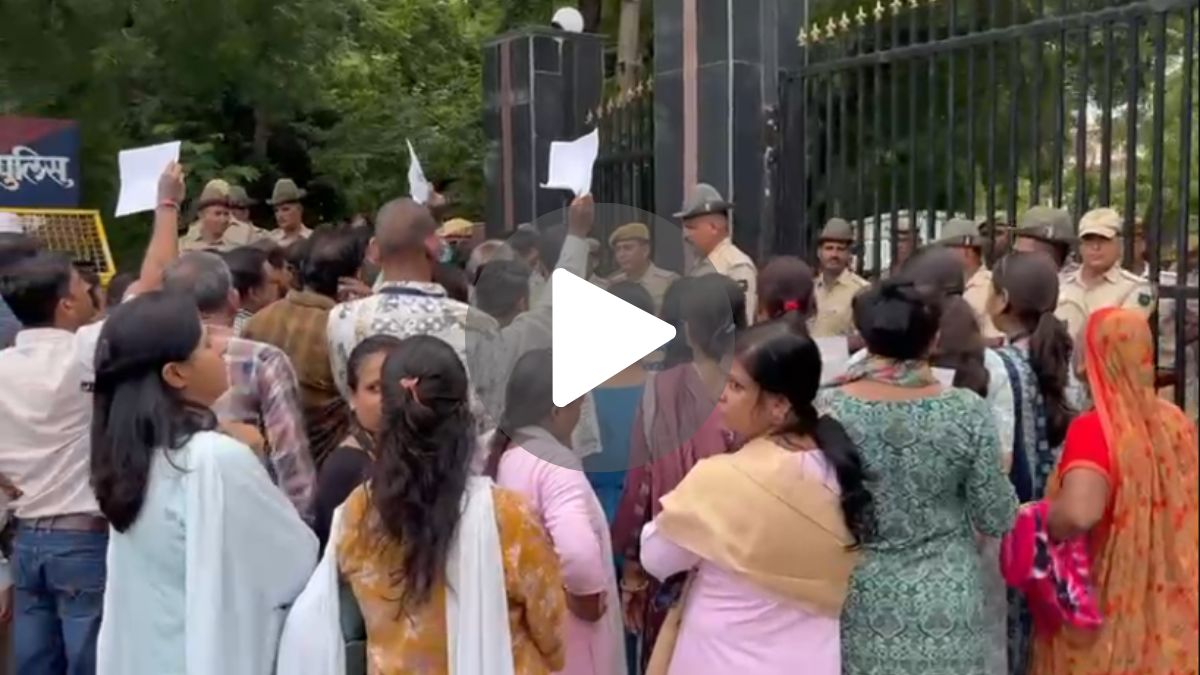 VIDEO: सरकार की इस योजना के विरुद्ध उतरे जलदाय विभाग के अधिकारी और कर्मचारी,
निकाली मौन रैली