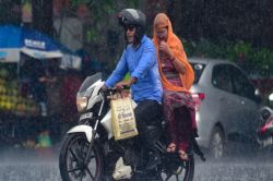 Rainfall Alert: मौसम विभाग का डबल अलर्ट, 12 जिलों में 24 घंटे भारी बारिश, 52
जिलों में गिरेगी बिजली - image