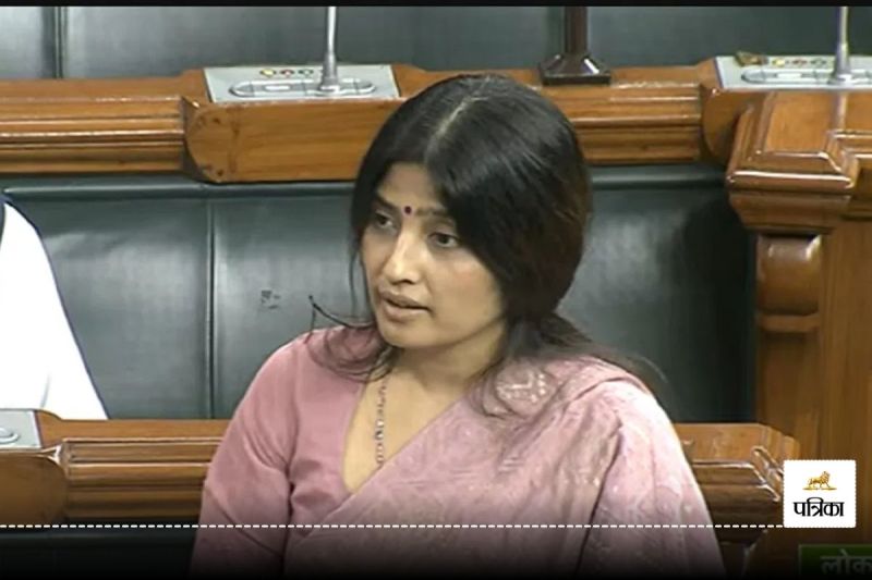 SP MP Dimple Yadav in Lok Sabha cornered the government on farmers' issues