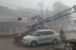 Rajasthan Weather Update : राजस्थान में यहां तूफानी बारिश से भारी नुकसान, चलती
कार पर गिरा पोल, बड़ी संख्या में पेड़ धराशायी - image