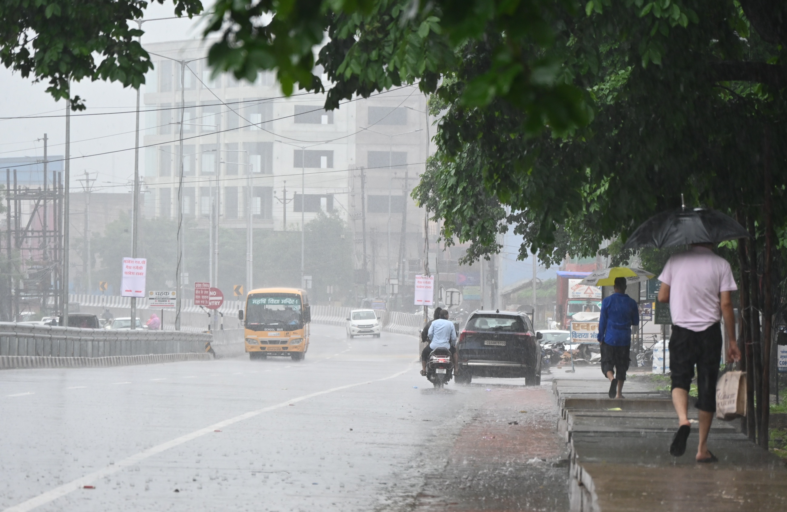 Raipur Rain: बारिश से राजधानी हुई तरबतर, SEE PICS