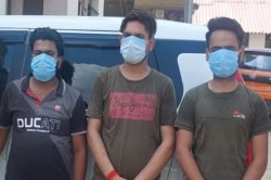 बदायूं: नकली नोटों के साथ तीन युवक गिरफ्तार, दिल्ली से खरीदे नोट, हरिद्वार से
जुड़ा है कनेक्शन - image